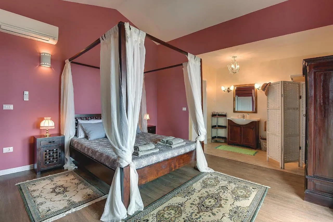 Villa Ari Krnica 0*,